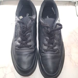 Great stylish black Reebok Tennis